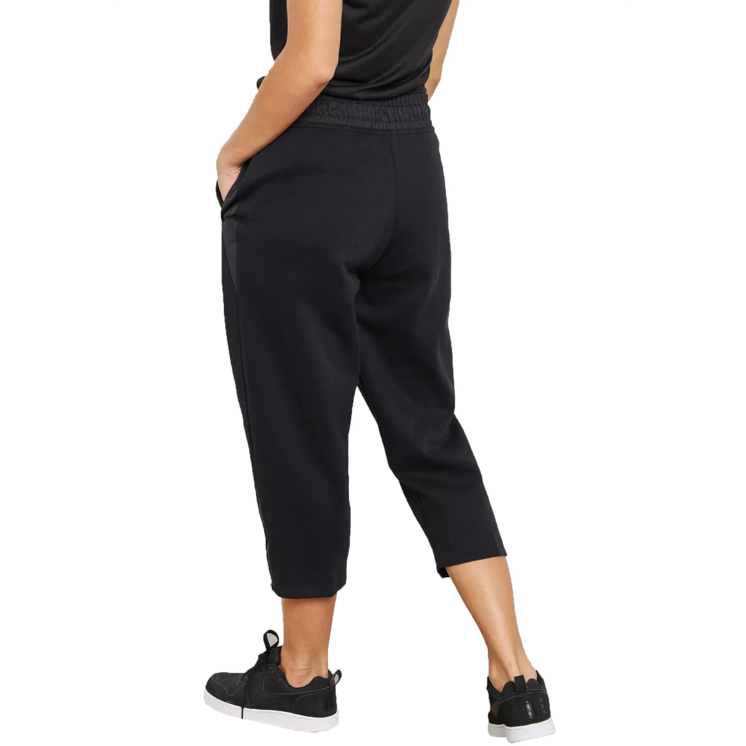 Nike Sportswear Tech Fleece Women's Crop Pants Black 2 Nike Sportswear Tech Fleece Women's Crop Pants Black - Image 2